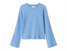 Name It cornflower blå top med trompetærmer